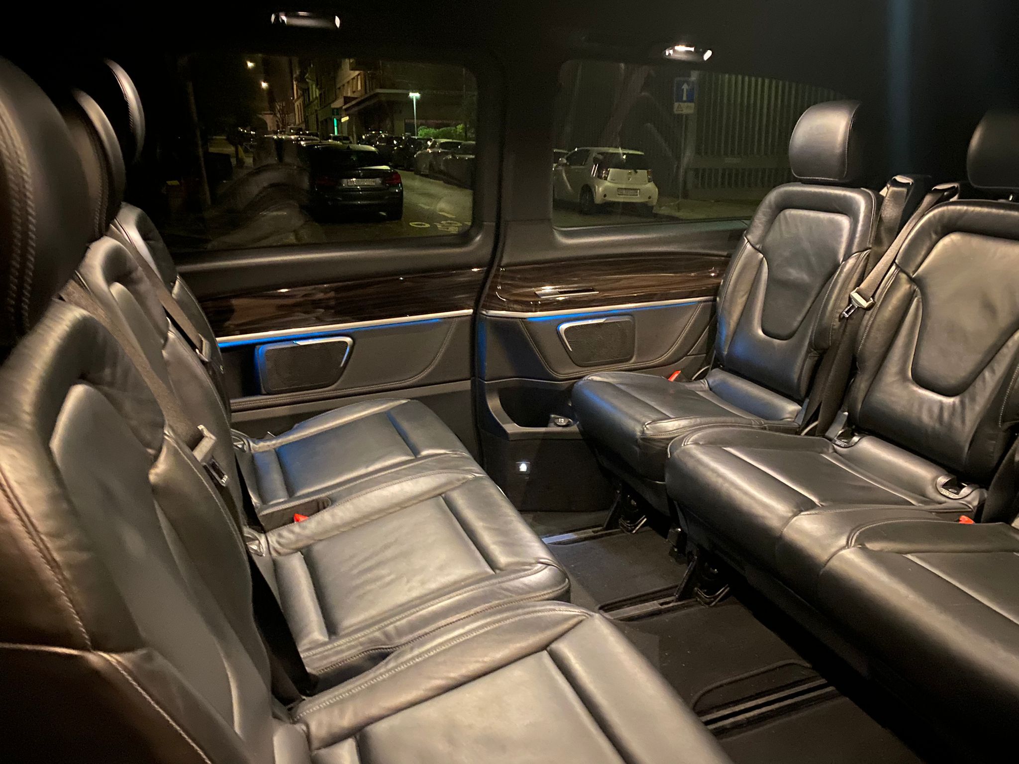gva taxi mercedenz inner view